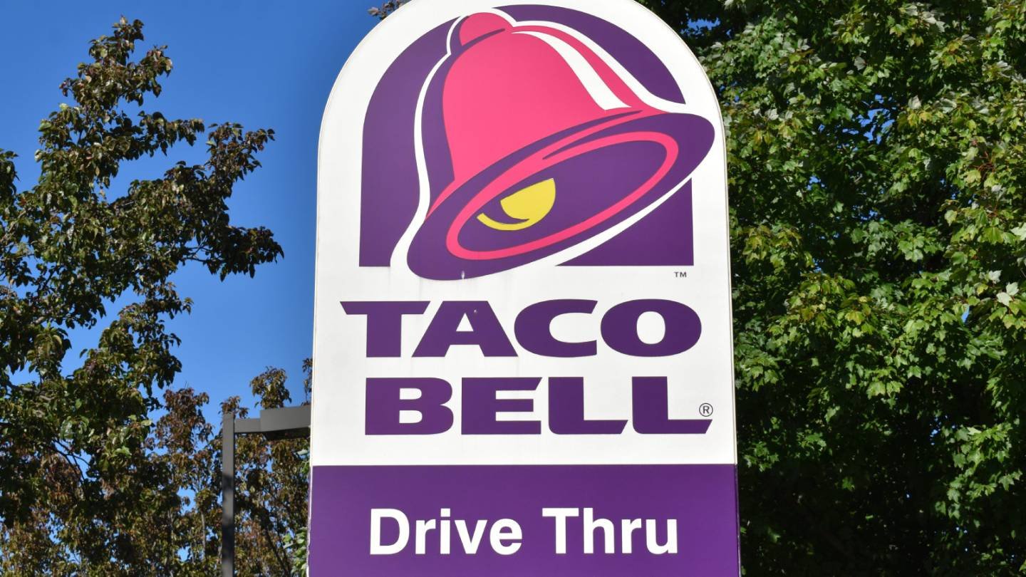 Taco Bell Scales Back AI Rollout After ‘18,000 Water Cups’ Prank Crashes System