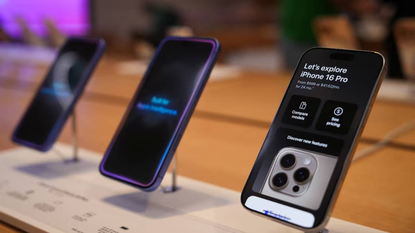 Global Smartphone Market to Grow 1 Percent in 2025, Despite Economic Challenges and Soft Demand: IDC