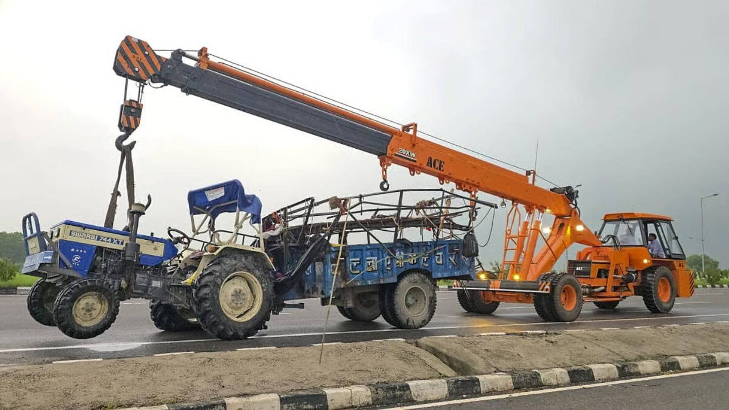 10 Dead, 41 Injured as Truck Rams Tractor-Trolley Carrying Pilgrims in UP’s Bulandshahr