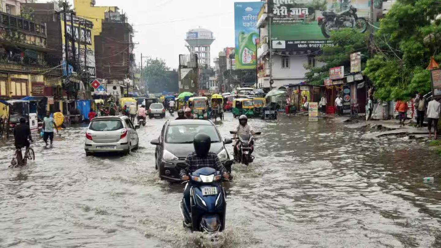 Weather Today: IMD Issues Red Alert for Delhi, Heavy Rain Warnings for Uttarakhand and Telangana