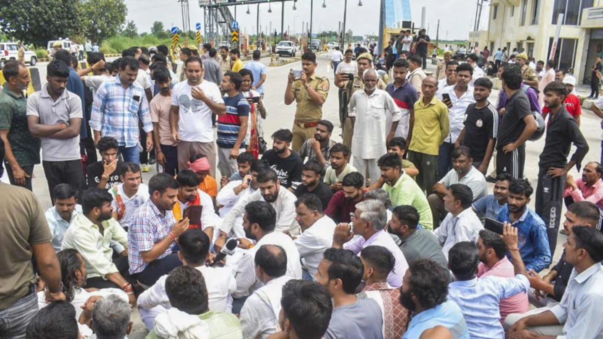 NHAI Cancels Bhuni Toll Plaza Contract, Fines Agency ₹20 Lakh After Assault on Army Jawan