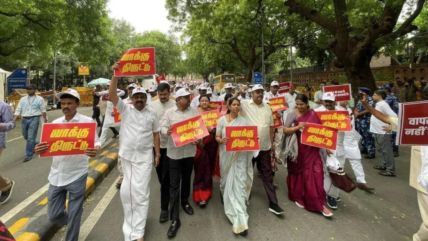 Kanimozhi Joins INDIA Bloc March to Election Commission Over Voter Fraud Allegations
