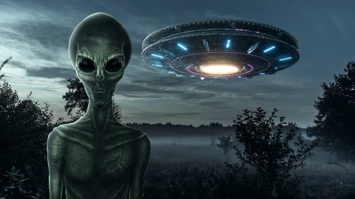 Harvard Scientists Suggest Mystery Object 3I/ATLAS Could Be Alien Technology Approaching Earth