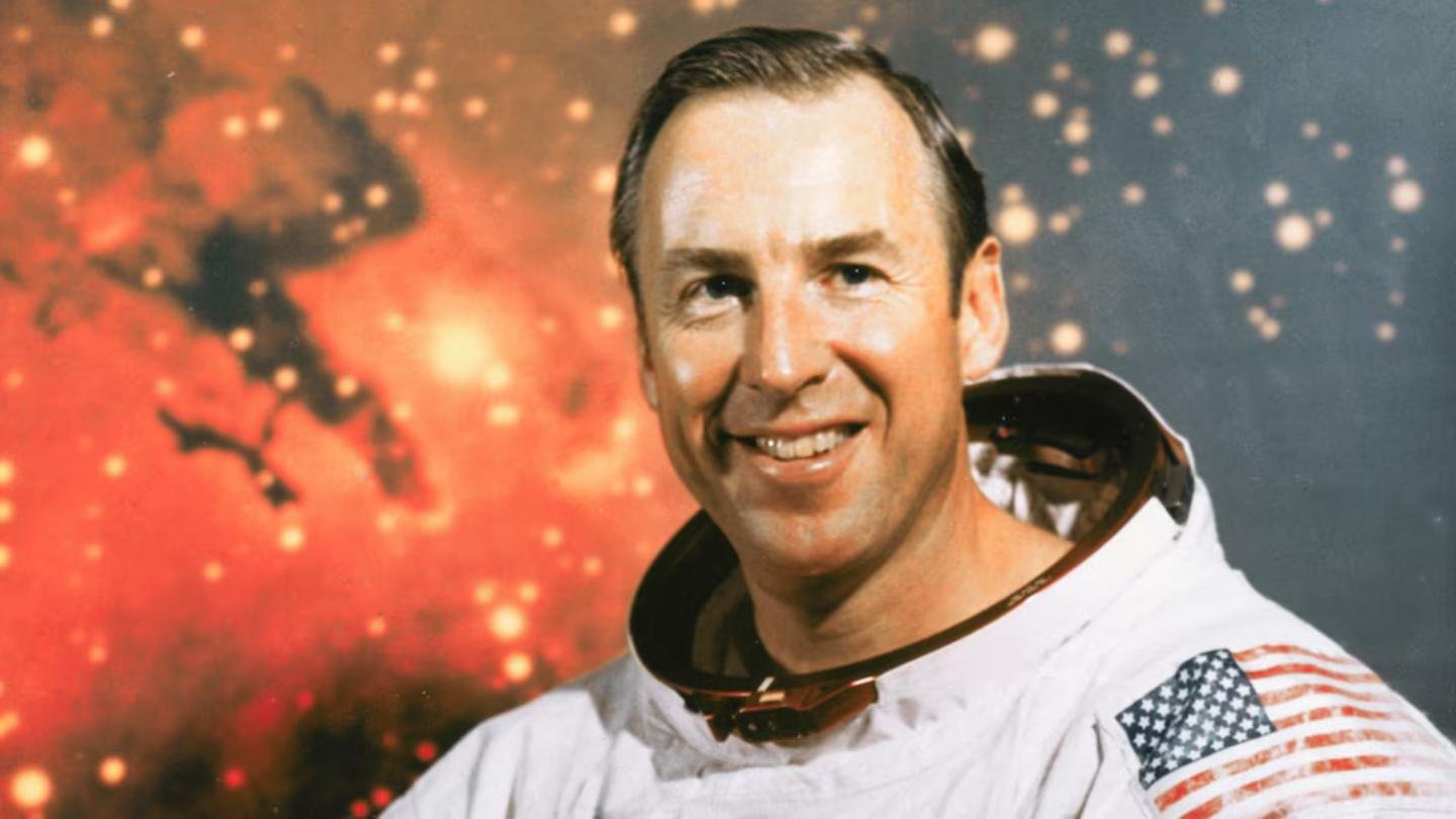 Jim Lovell, Legendary Apollo 13 Commander, Dies at 97