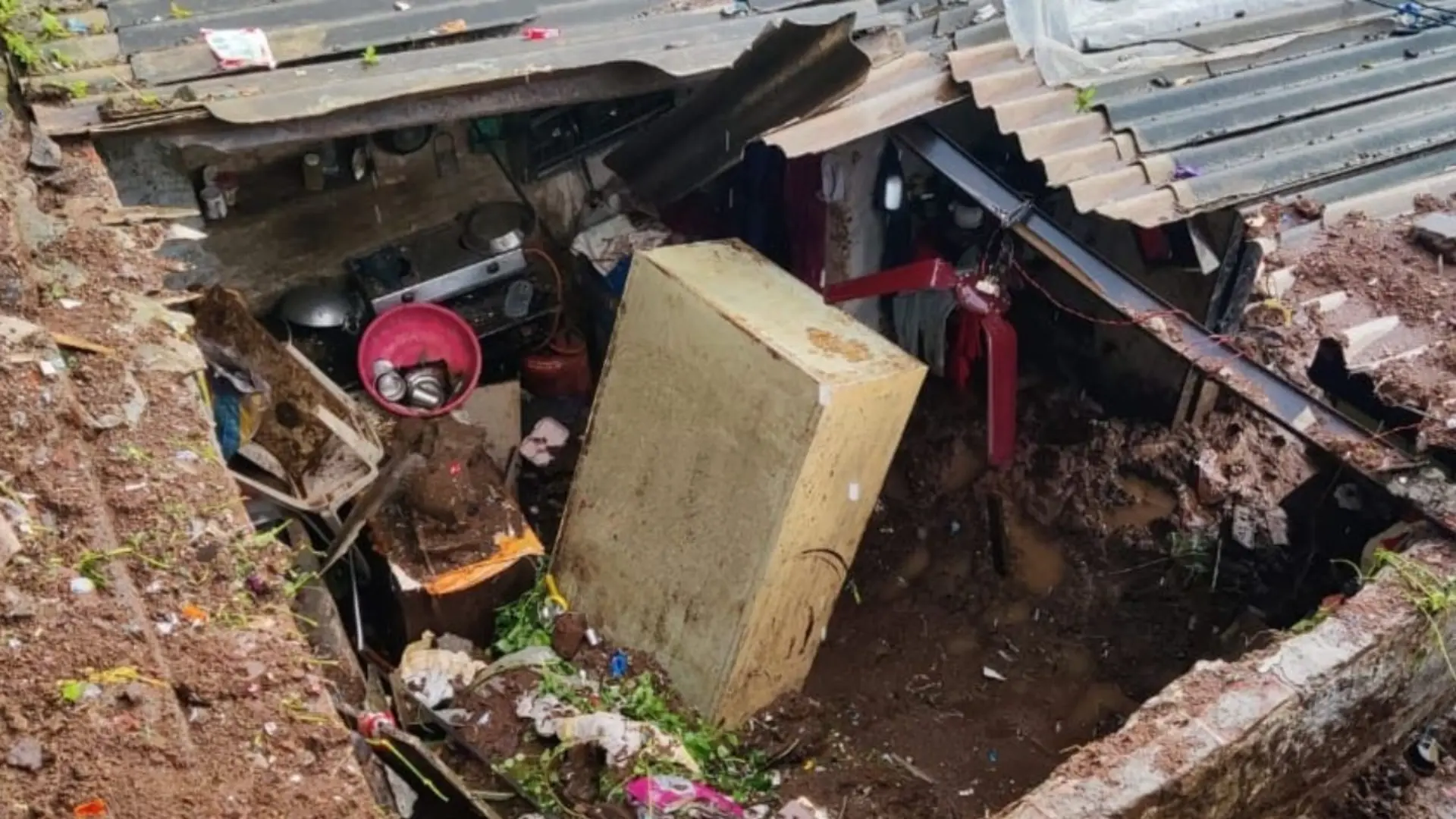 Landslide in Mumbai’s Vikhroli Claims Two Lives After Heavy Rains