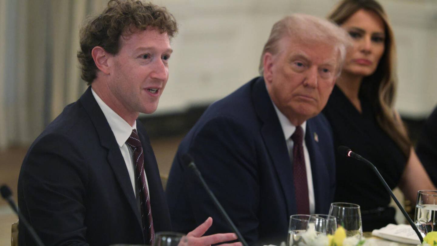 Trump Presses Tech Titans on US Investments During White House Dinner