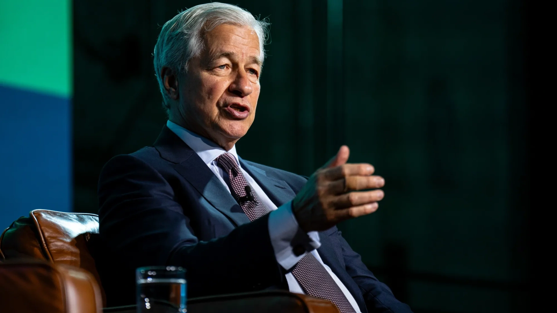 BLS Cuts 911,000 Jobs from Payroll Figures: Is the U.S. Labor Market More Fragile Than It Looks?