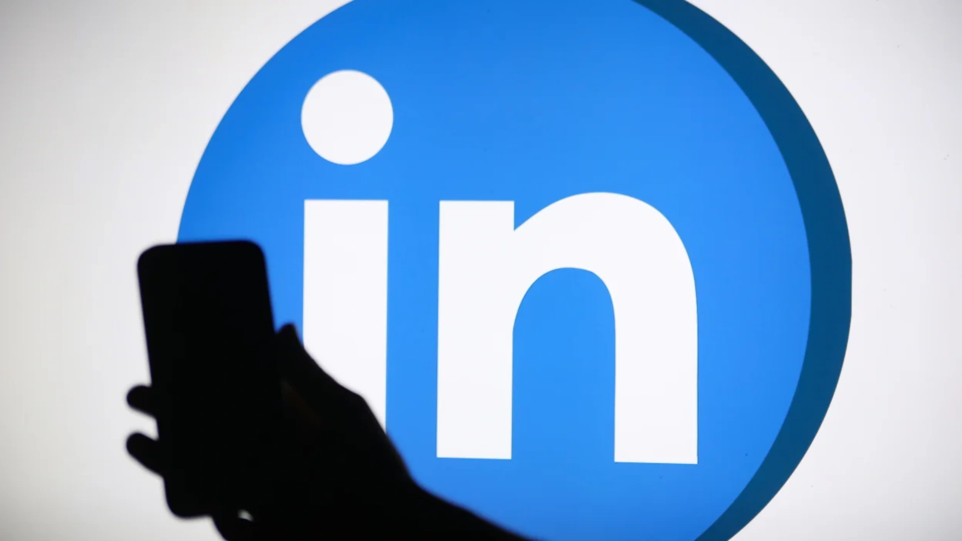 LinkedIn Expands AI Training to EU Member Profiles: Mashable Report