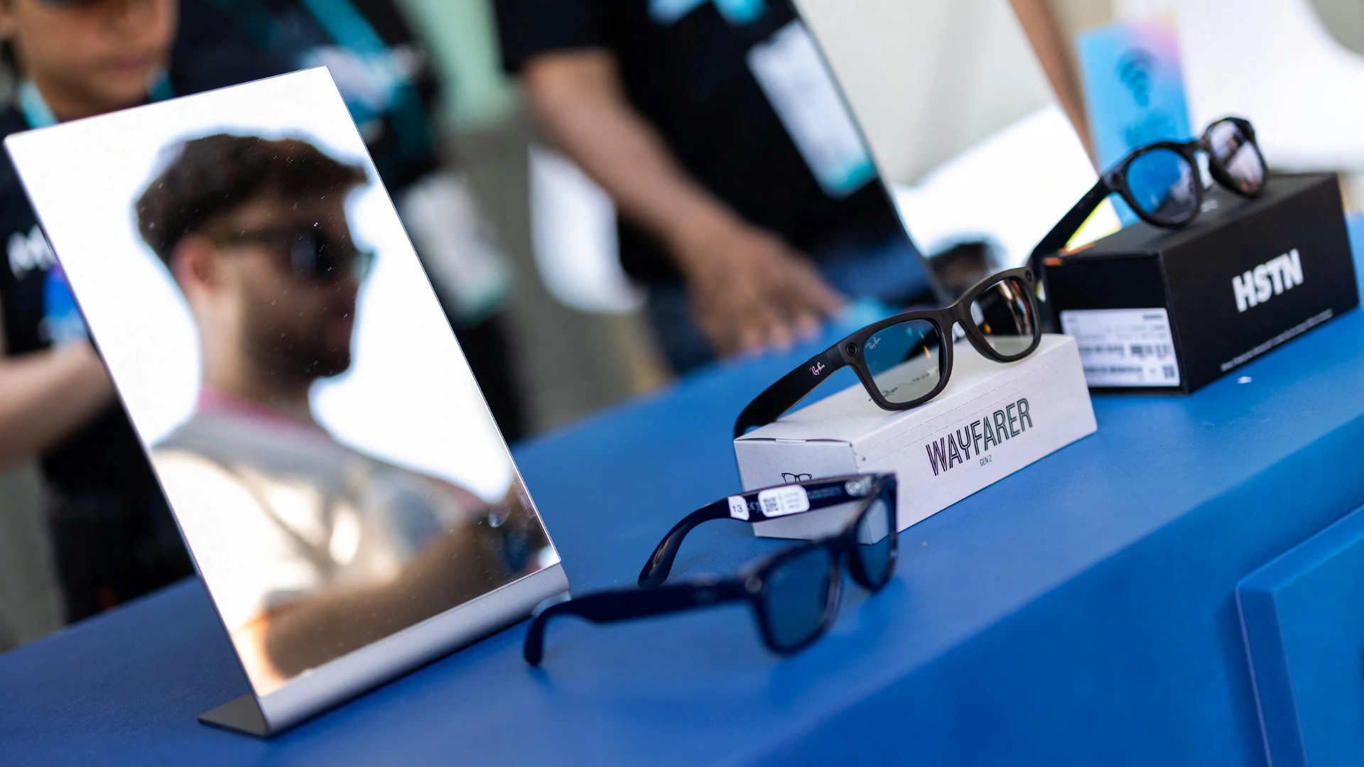 Meta’s Smart Glasses Aim for ‘Superintelligence’ with Built-in Display