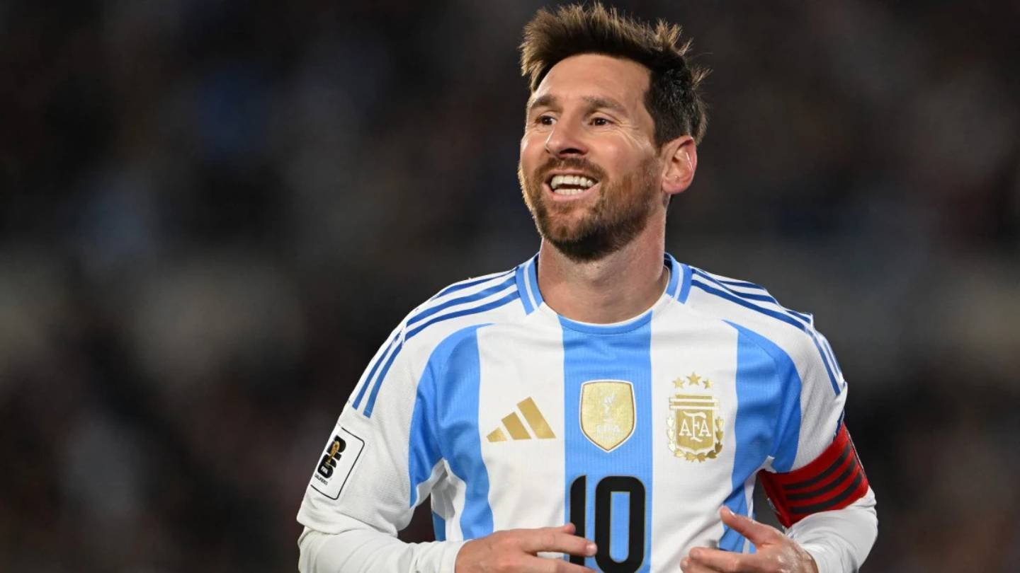 Lionel Messi in Tears, Then Scores Twice for Argentina in Emotional Game