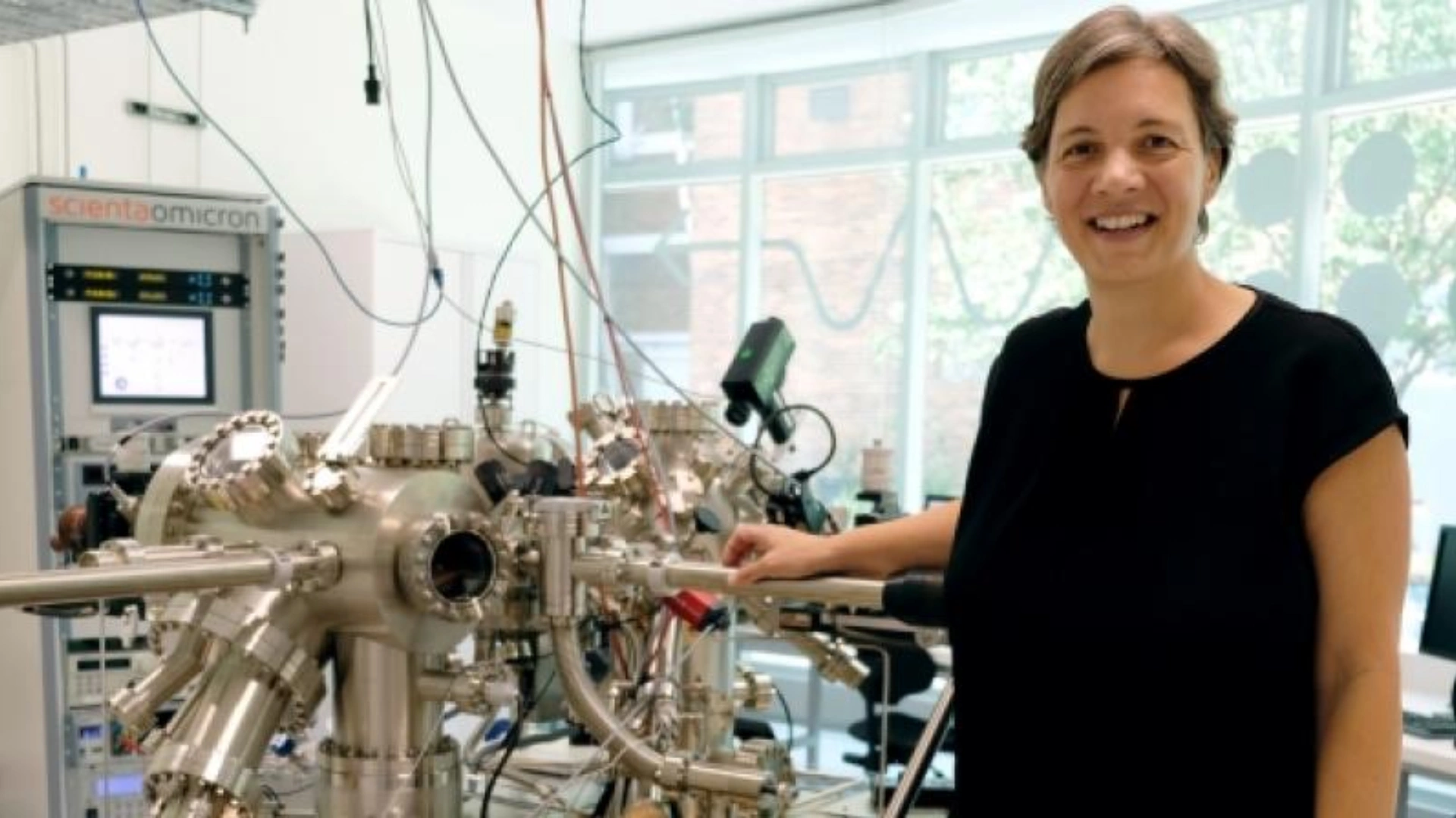 Silicon Breakthrough: Atoms ‘Talk’ Inside Chips, Revolutionizing Quantum Computing