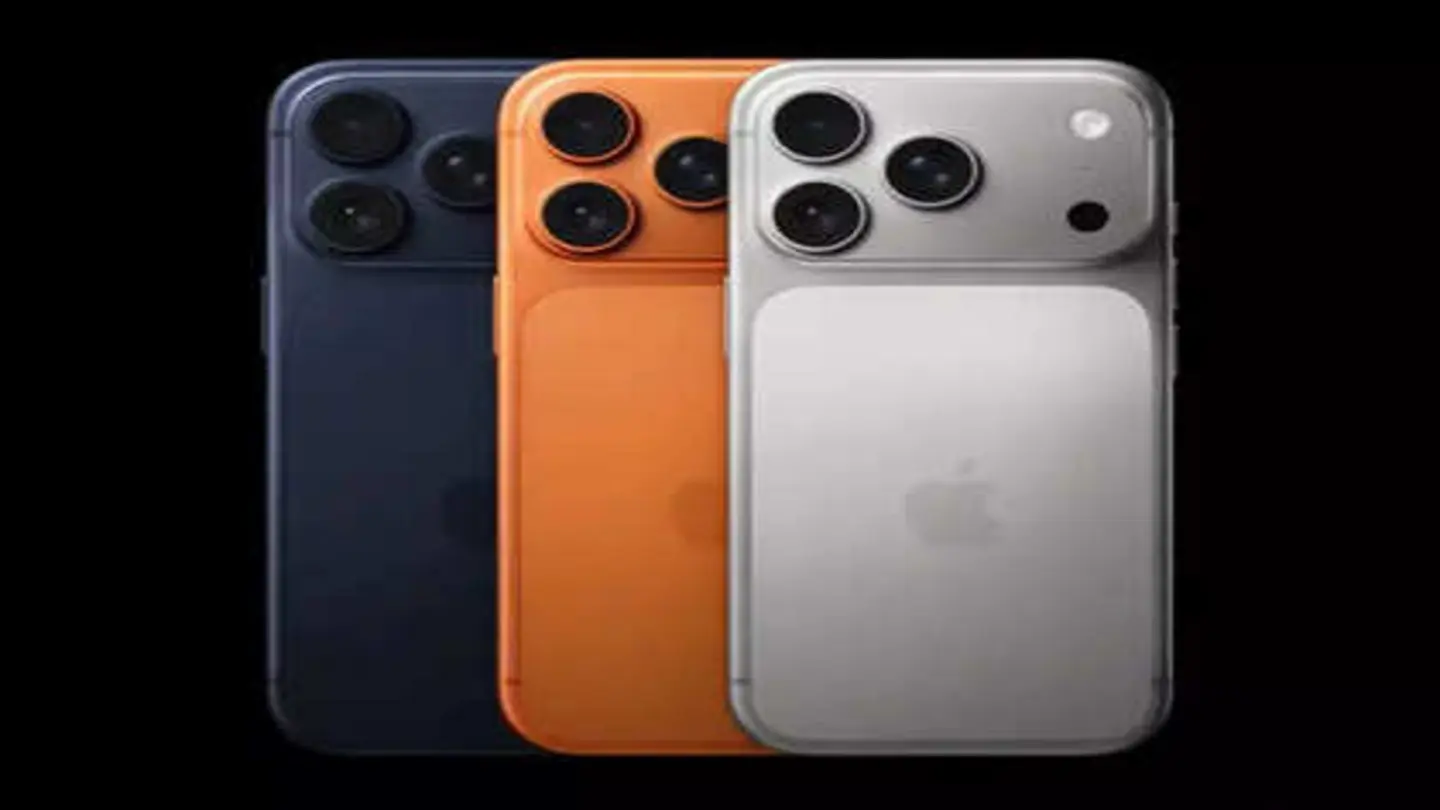 iPhone 17 ‘Scratch Gate’ Debunked: Apple Explains Material Transfer Issue