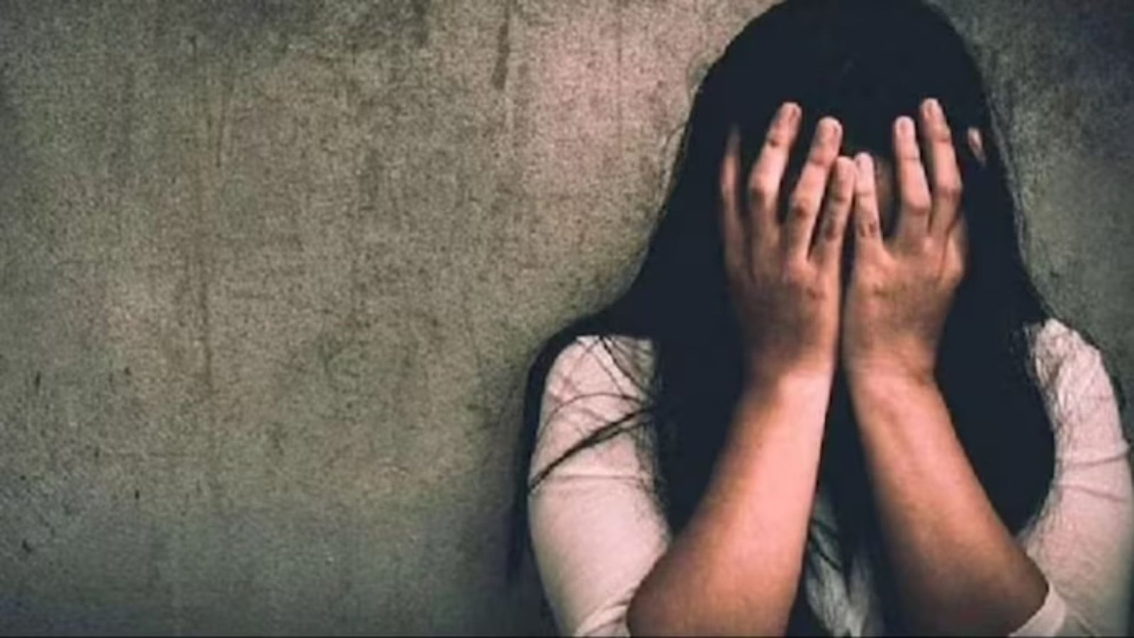 Bengal YouTuber and son arrested for raping minor girl.