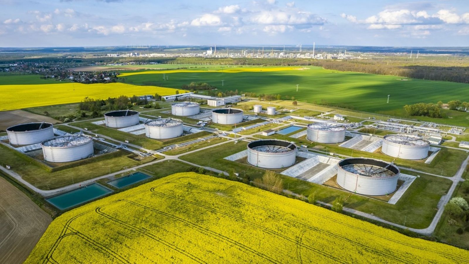 US Sets Six-Month Deadline for Germany to Resolve Rosneft Ownership Issue