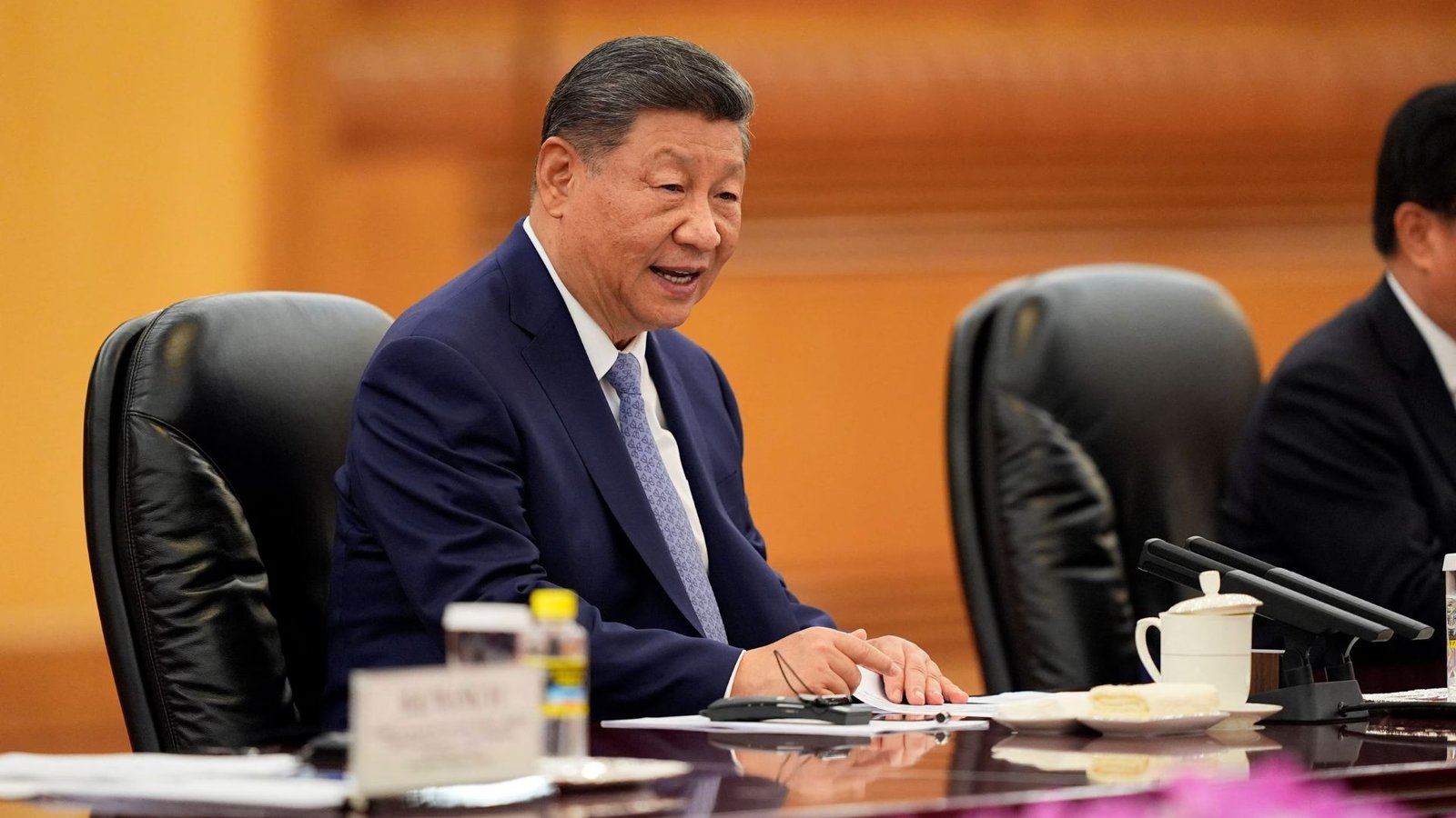 Xi Jinping Attends APEC Meeting: Focus on Economic Cooperation