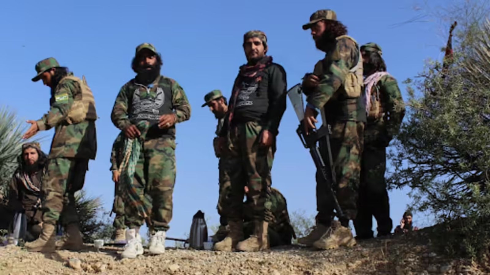 Pakistan strikes Kabul after border fight; ceasefire agreed, dozens killed