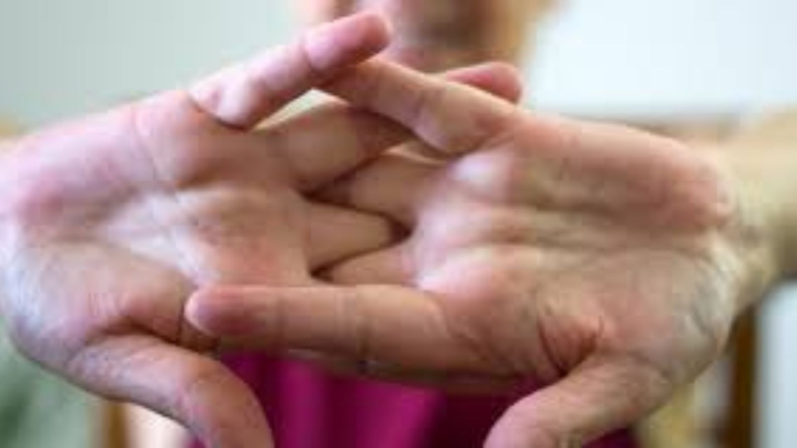 Cracking Knuckles: Does it Cause Arthritis? AIIMS Neurologist Explains