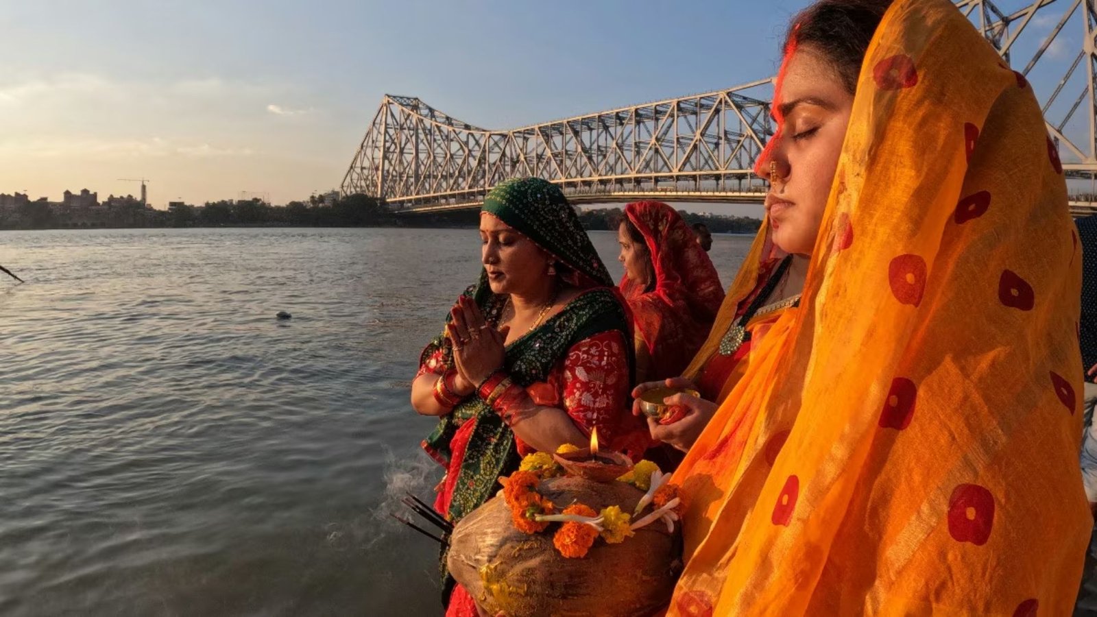 Chhath Puja Boosts Trade Across India, Generates Over ₹50,000 Crore in Business Activity