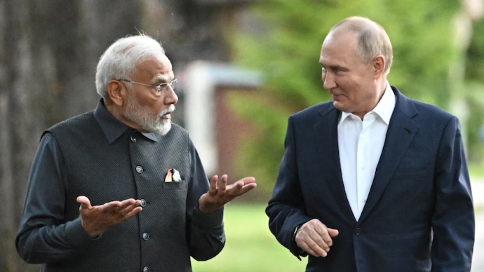 Putin Praises Modi, Says India Won’t Be Humiliated by US Tariffs