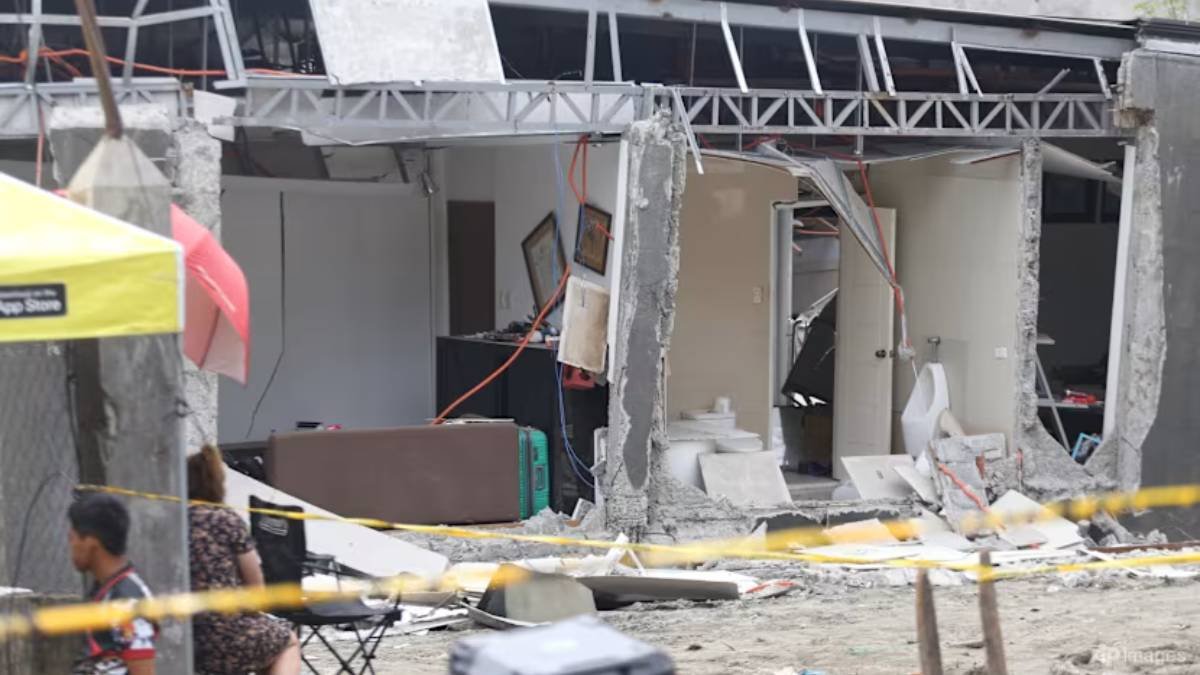 Philippines hit by magnitude 7.4 earthquake; tsunami threat issued