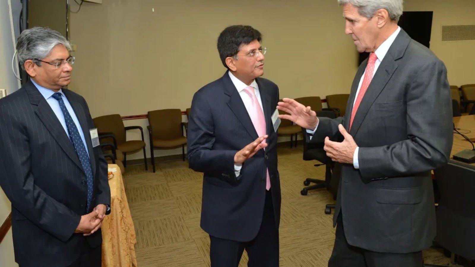 Ashley Tellis Accused of Mishandling Classified Documents, Meeting with Chinese Officials