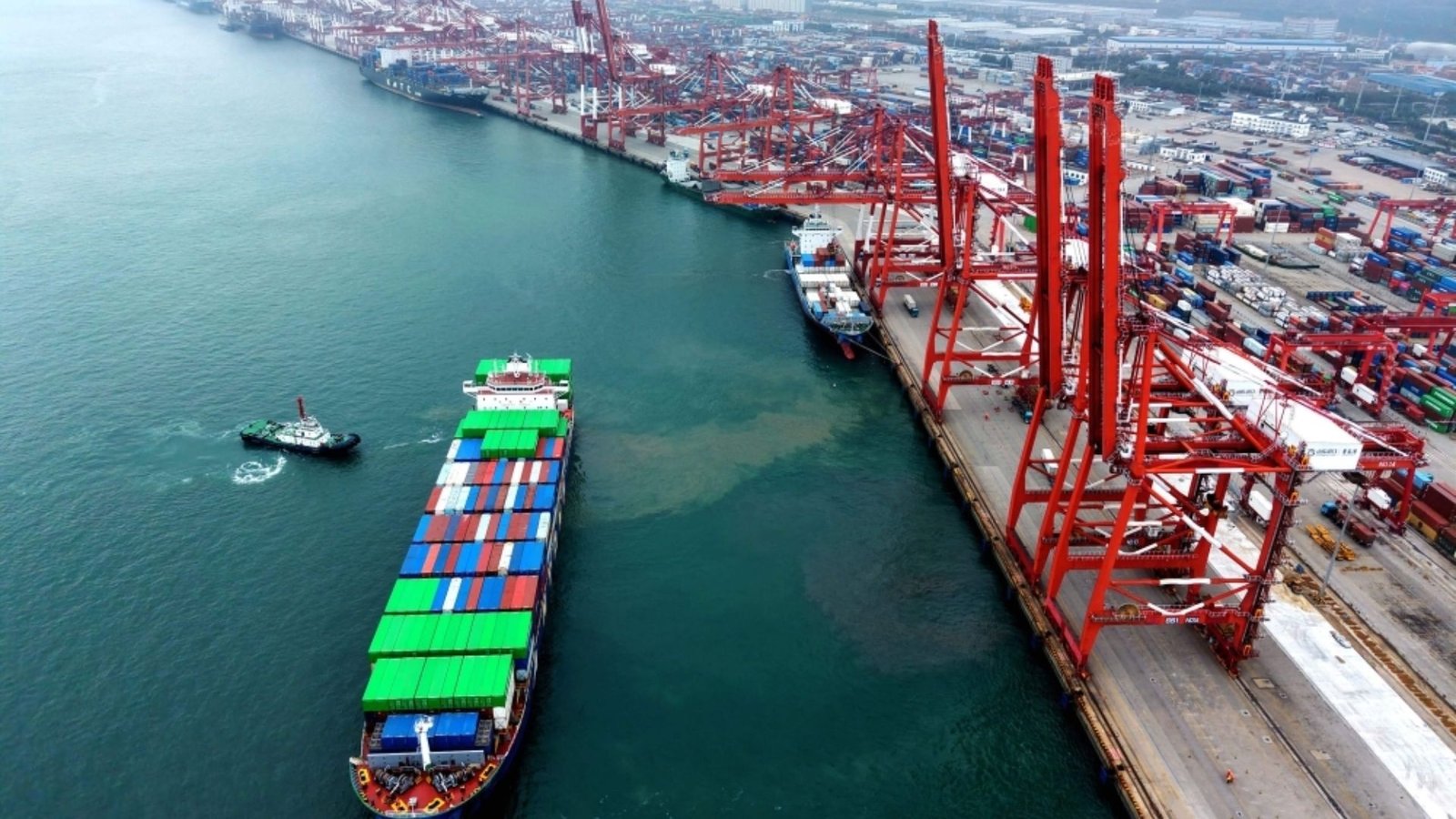 U.S. and China Trade Port Fee Hikes, Escalating Maritime Tensions