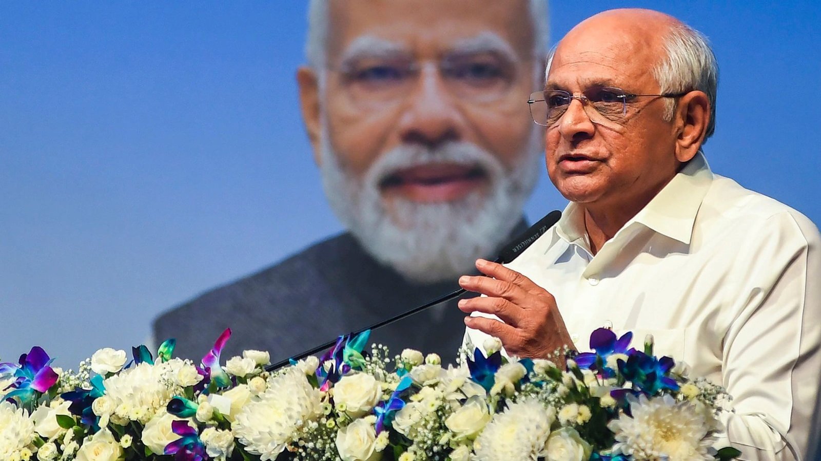 Gujarat Cabinet Resigns Before Polls: BJP’s Unexpected Political Move