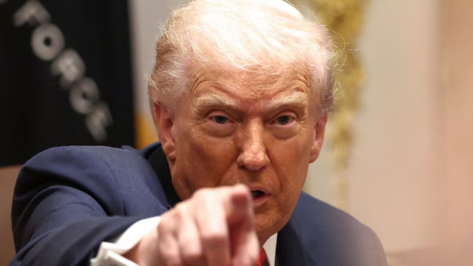 Trump Warns Hamas: ‘Behave’ or Face Eradication After Gaza Truce