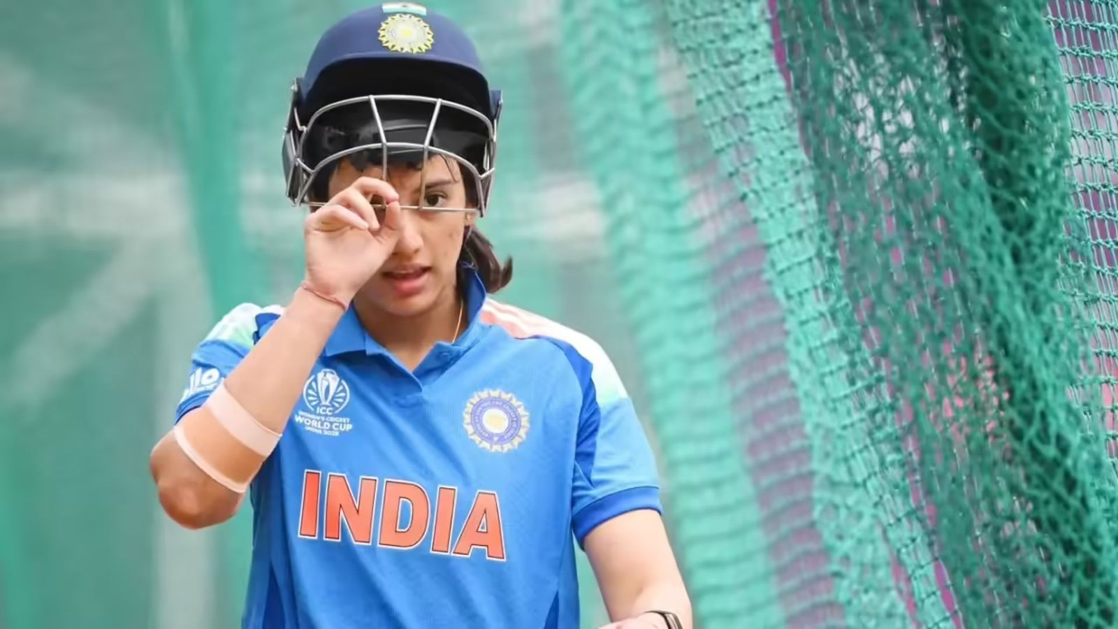 Smriti Mandhana’s tears as India faces World Cup exit