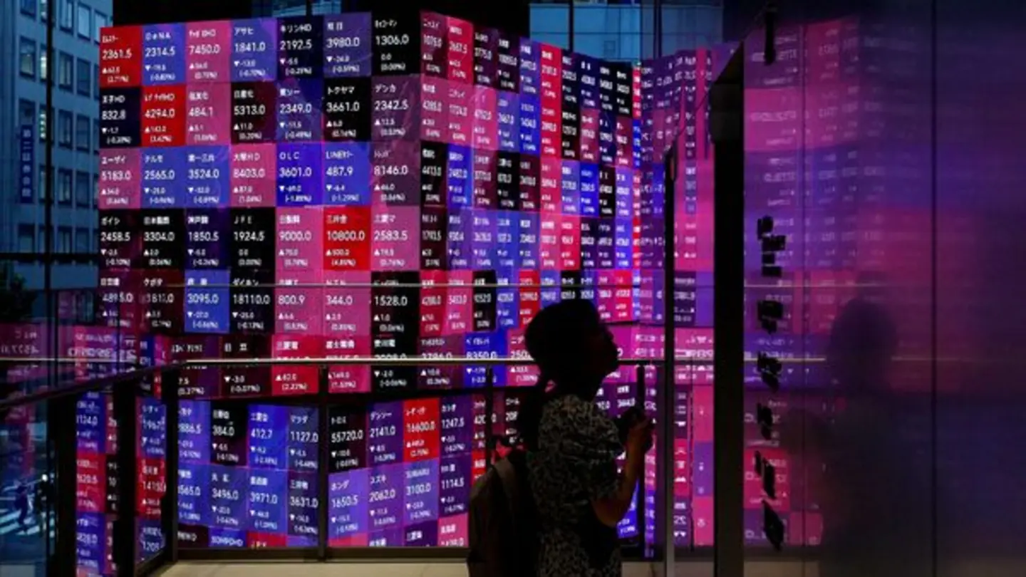 GIFT Nifty Hints at Cautious Start; Profit Booking Likely?