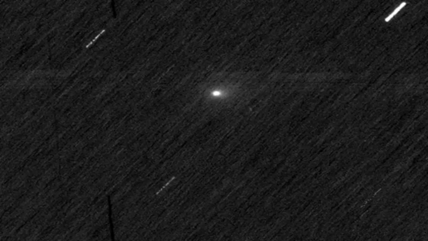 Interstellar Comet 3I/ATLAS Brightened, Displaying Unusual Blue Hue: Study