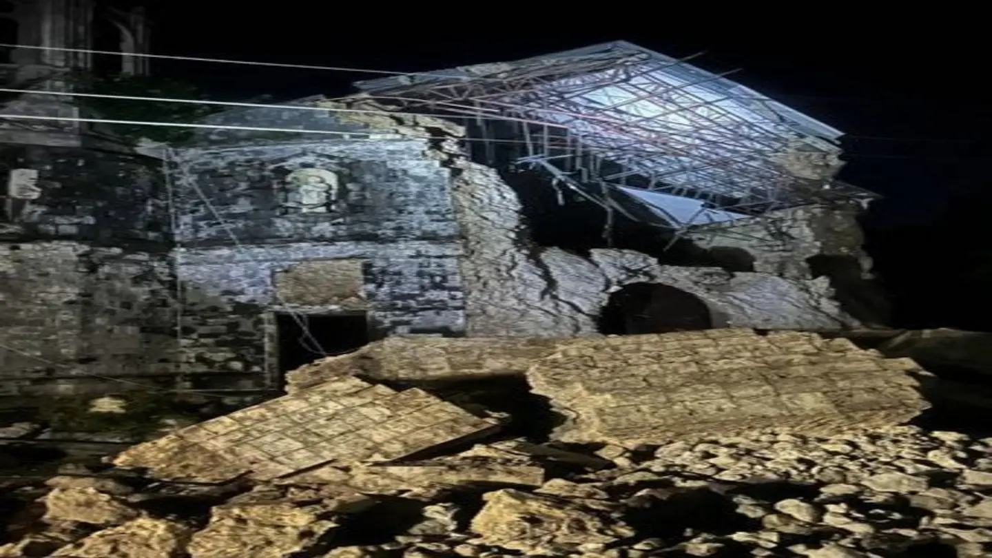 Philippines earthquake: Bohol tremor kills five, damages church