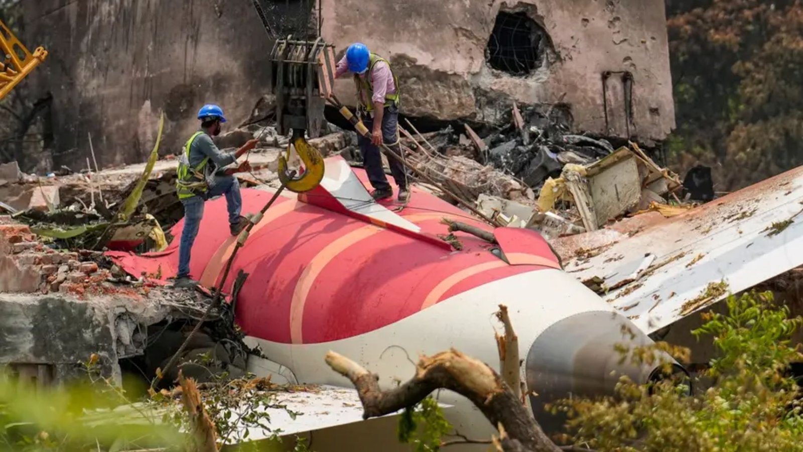 Air India Crash: Supreme Court Seeks Centre’s Response to Judicial Probe Plea