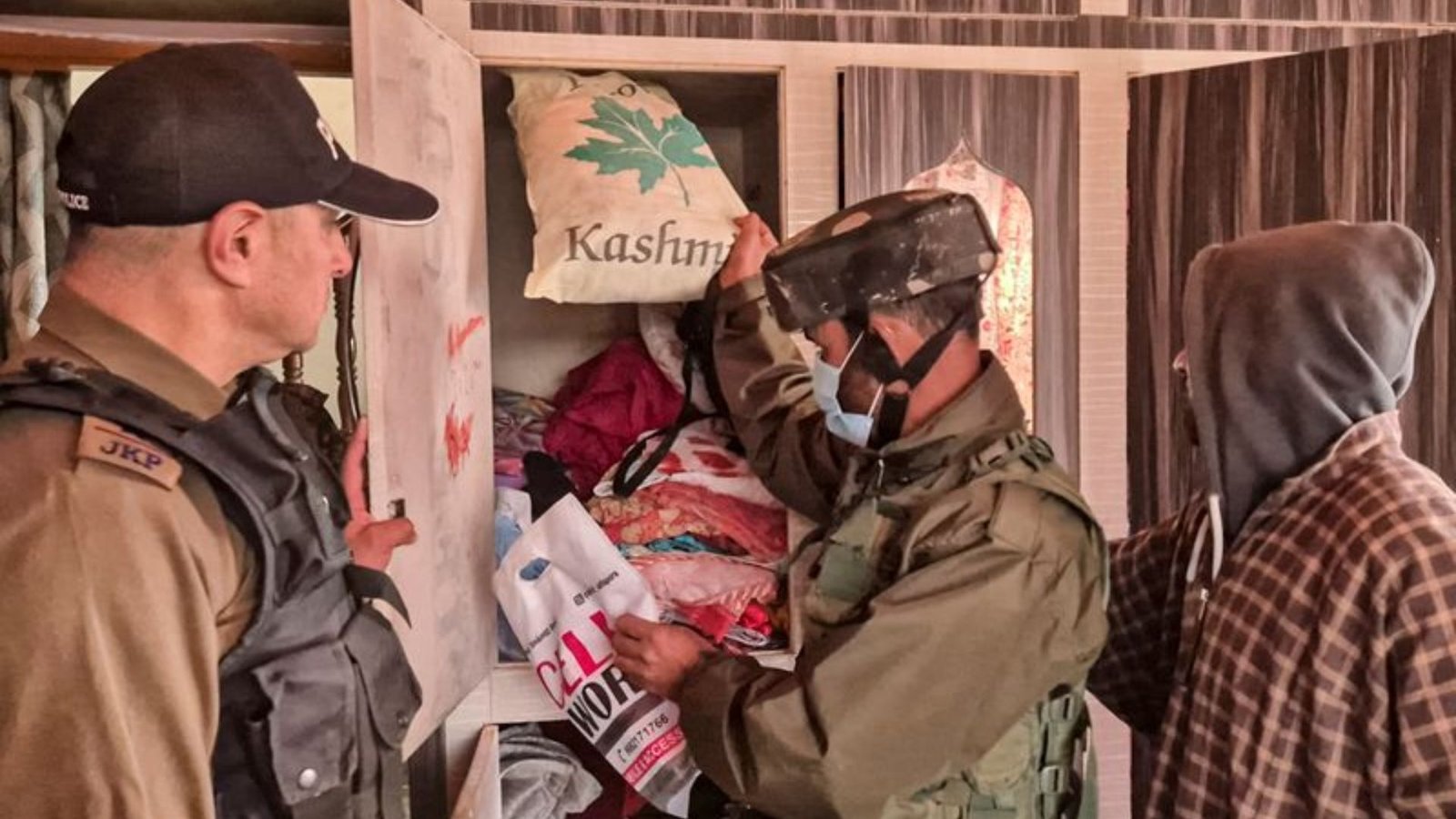 Kashmir: Police Crackdown on Pakistan-Linked Militants’ Relatives and Associates