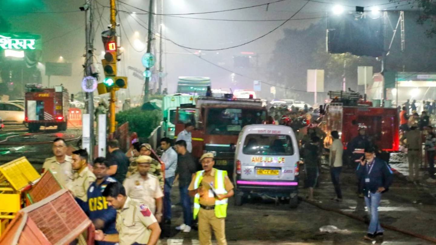 Delhi Blast Near Red Fort: Explosion Kills 8, Amit Shah Visits