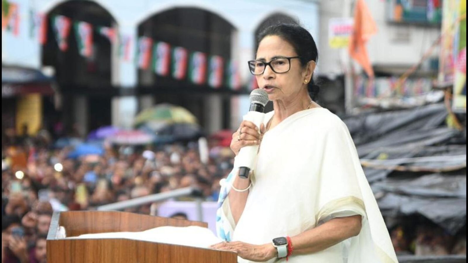 Mamata Banerjee vows to oust BJP if voters are removed