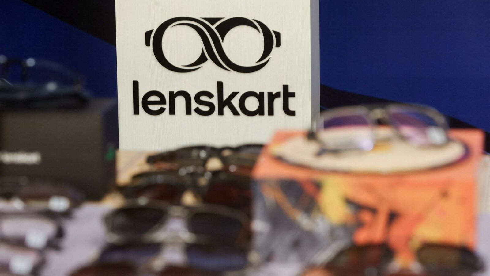 Lenskart IPO Sees Strong Day 1 Subscription: Overvalued at 260x Earnings?