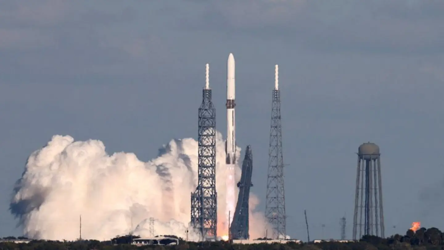 Blue Origin lands booster after launching NASA’s Mars mission