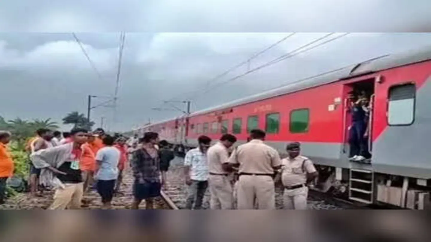 Tragedy at Mirzapur: Train accident claims six lives