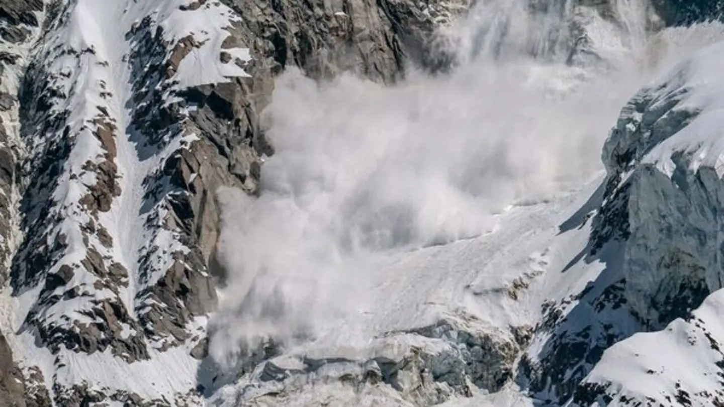 Avalanche in Nepal kills 7 climbers on Yalung Ri mountain