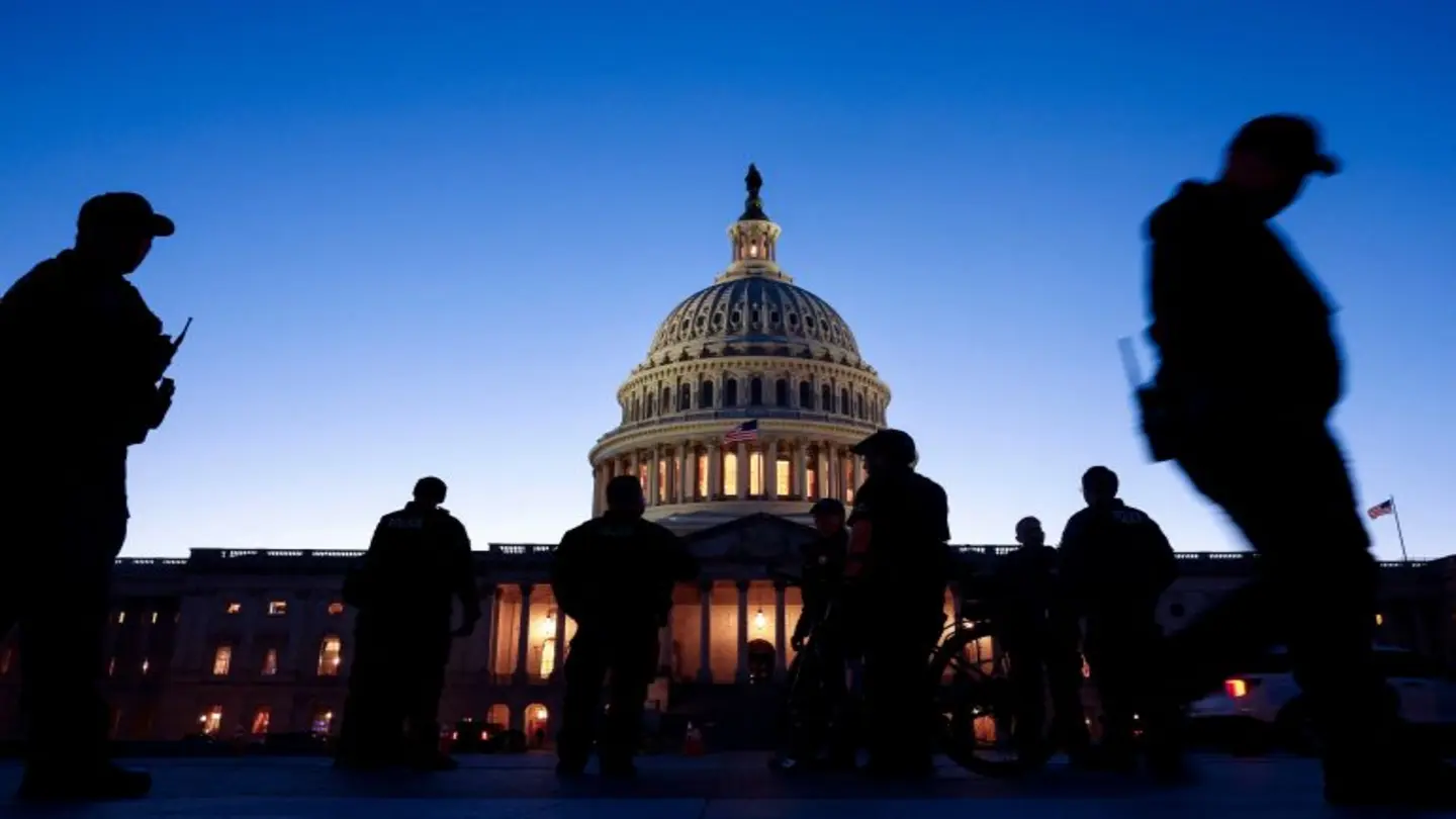US Government Shutdown Drags On: Senators Race Against Time