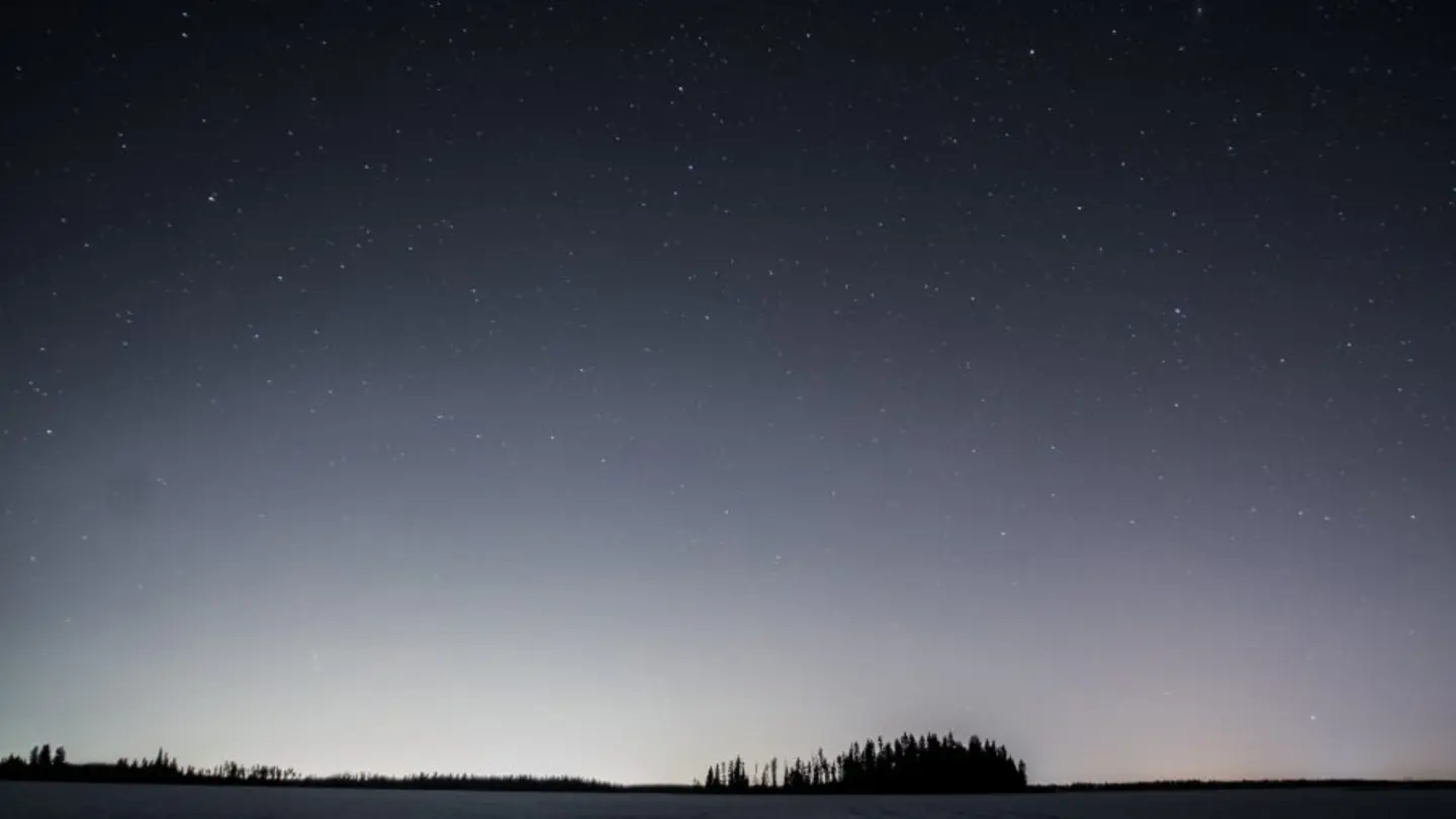 Startup’s Night Sky Plan Sparks Expert Warnings of Major Risks