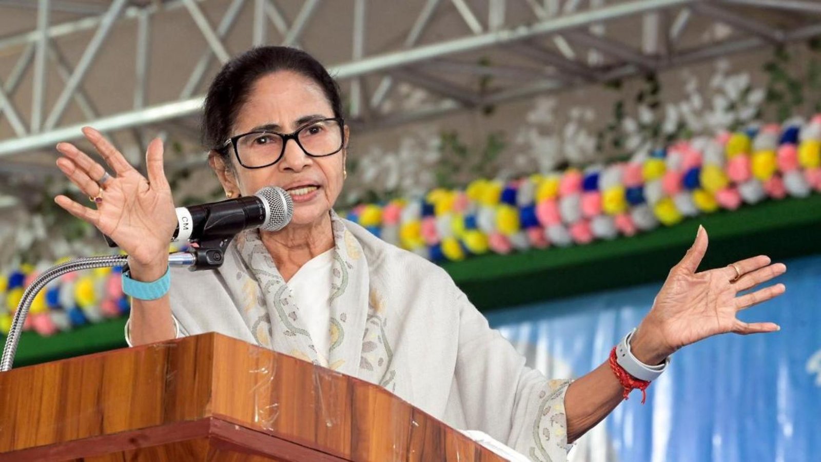 Mamata Demands Amit Shah’s Resignation Over Delhi, Kashmir Attacks