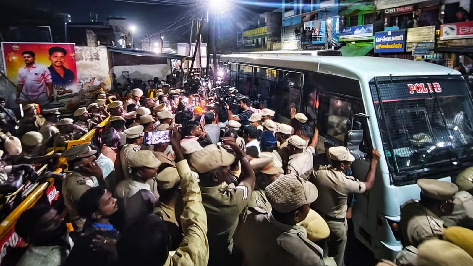 Madras HC directs state to allow lighting of lamp in Thiruparankundram