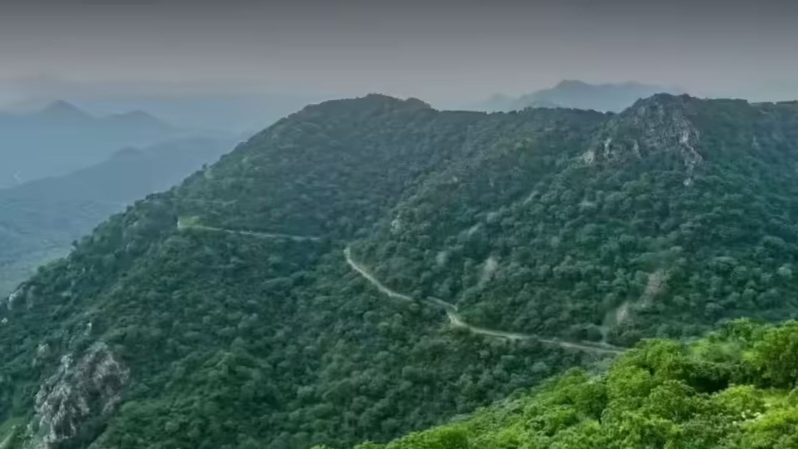 Supreme Court Stays Ruling on Aravalli Hills Land Use
