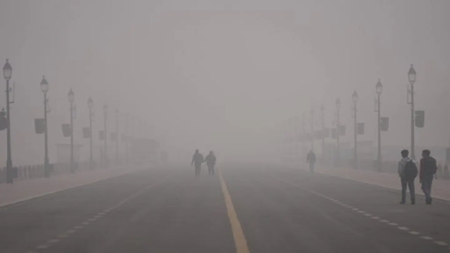 Delhi fog air quality alert weekend smog health risks