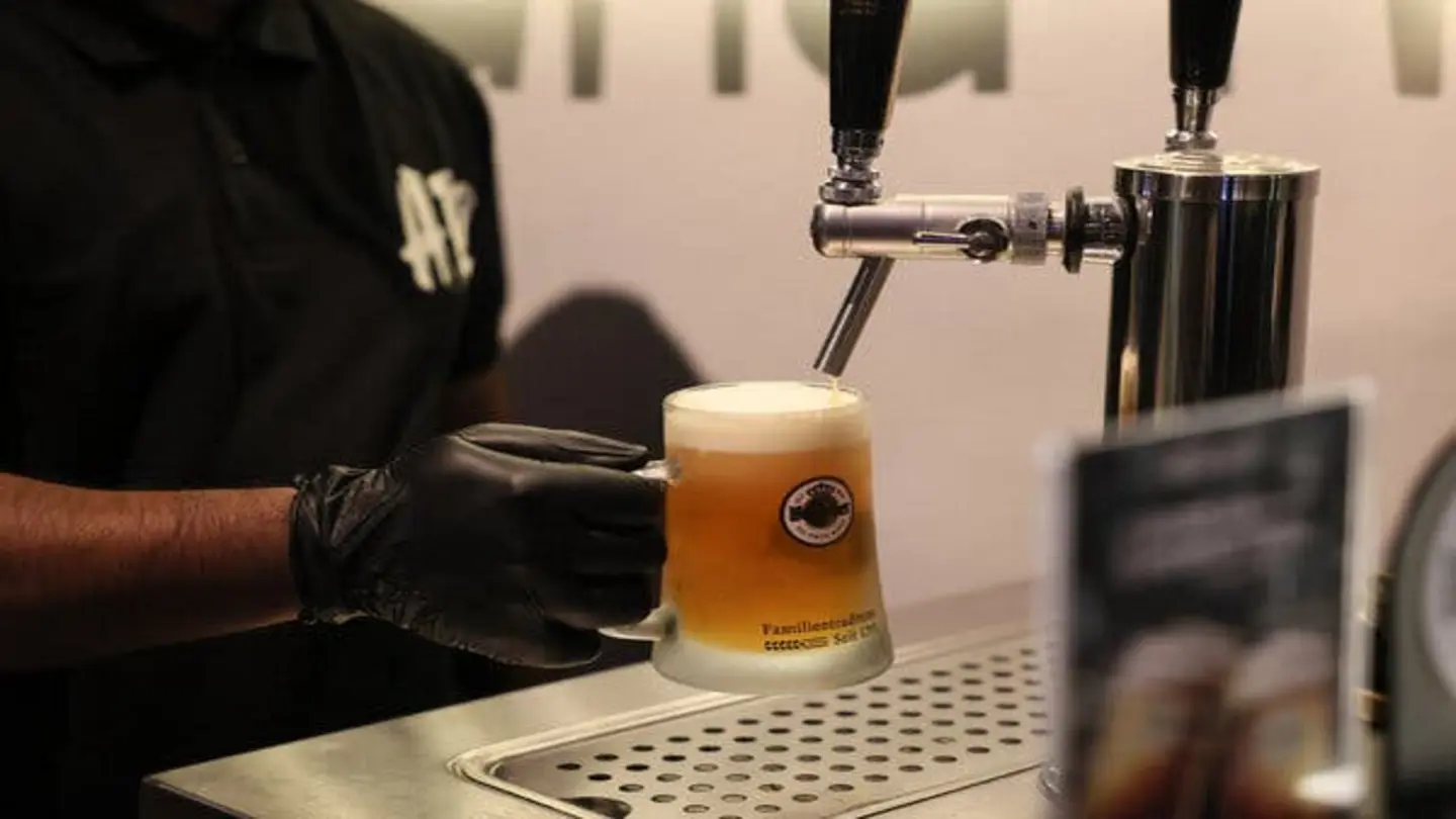 Saudi Arabia Eases Alcohol Rules for Wealthy Expatriates