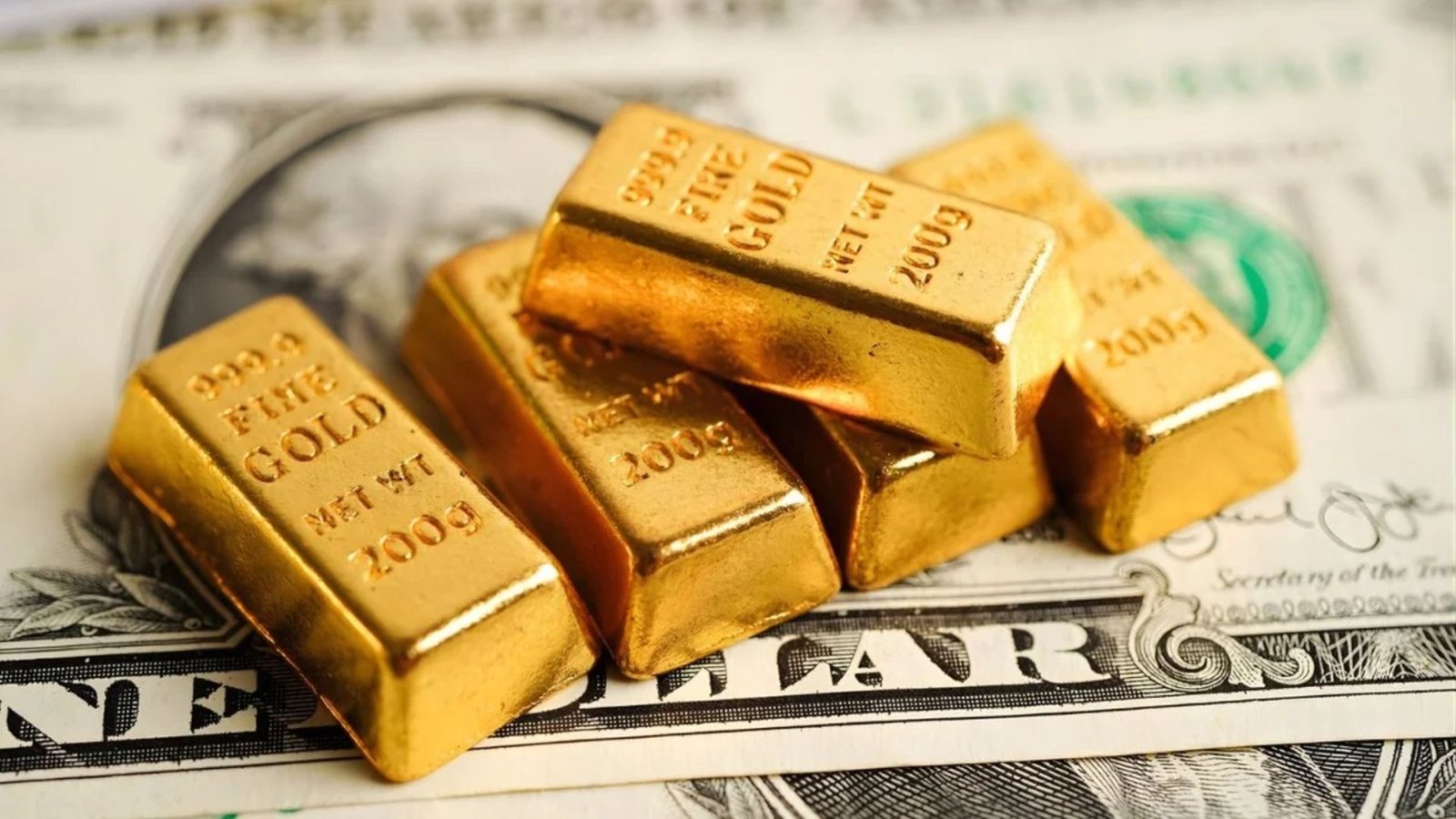 Gold Surges Past $5,200 as Dollar Hits Four-Year Low