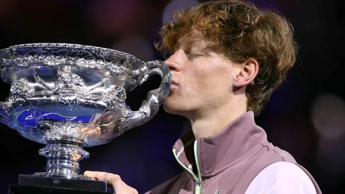 Sinner Defeats Darderi, Advances to Australian Open Quarterfinals