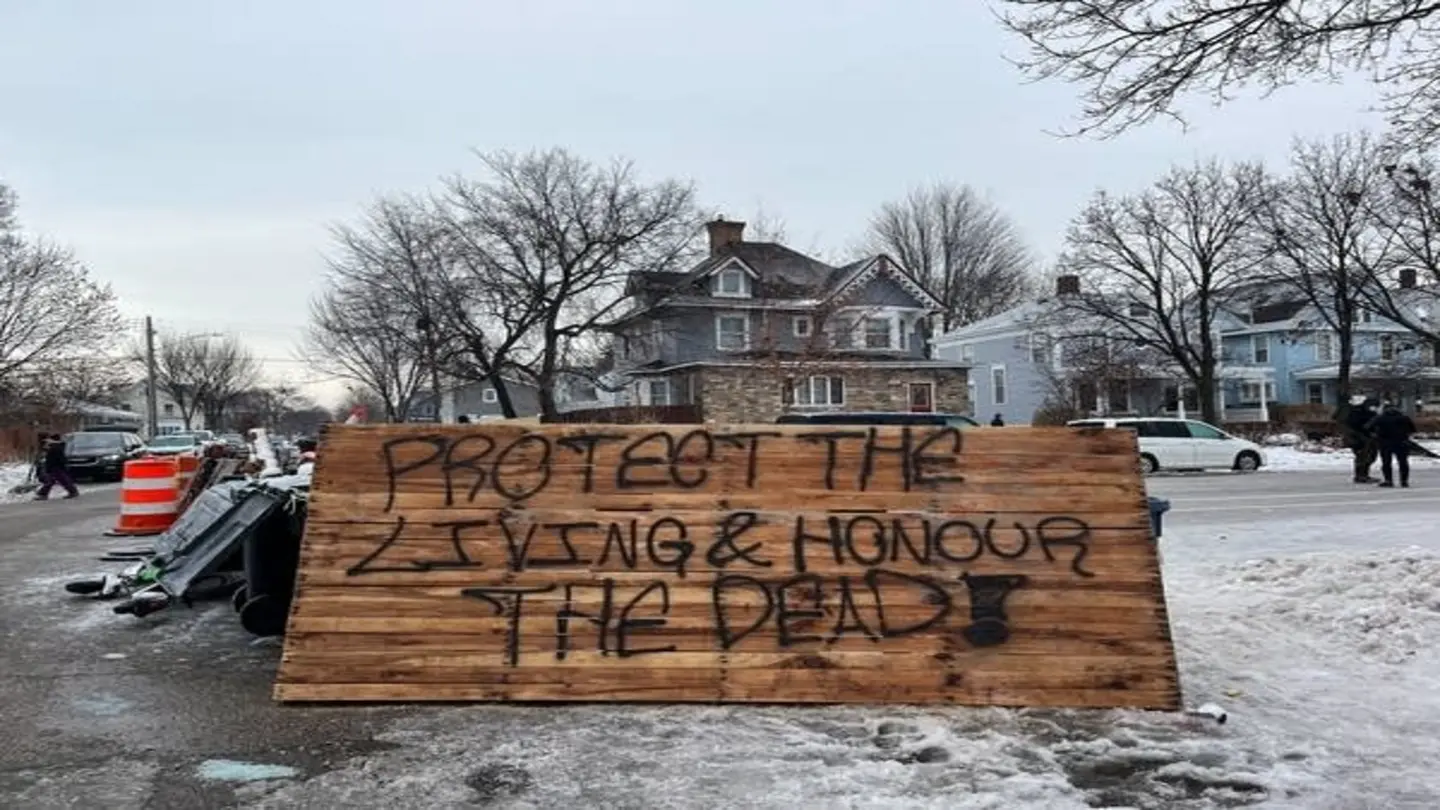Minneapolis Protests Erupt After ICE Shooting of a Woman